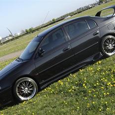 Toyota Avensis "BLACK"