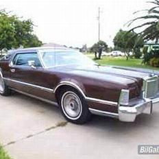 Lincoln Continental Mark IV
