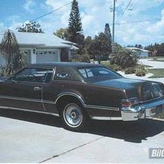 Lincoln Continental Mark IV