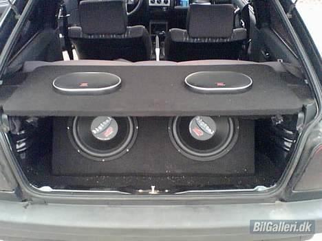 VW Polo Coupé (solgt) - Og selfølgelig også lidt subwoofer og 6x9" i hatten selvfølgelig MDS billede 7