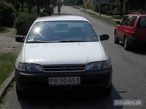 Toyota Carina E billede 2