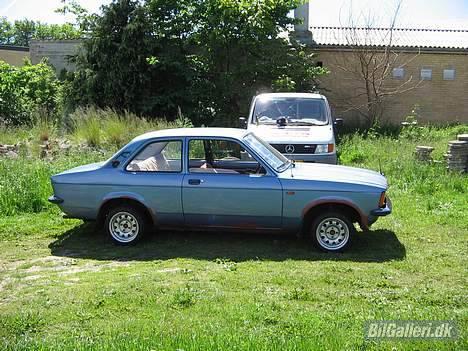 Opel Kadett C 1.2s - Solgt - Benzindækslet ligger i bilen :D billede 13