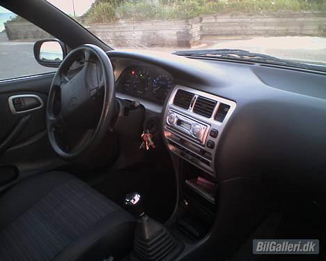 Toyota Corolla *solgt* - Har ikke fået taget et nyt pic med de krom ringe på og GSI-kabinen:-/  billede 6