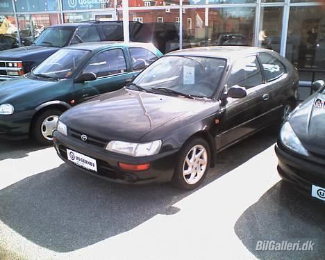 Toyota Corolla *solgt* - Lige et billede af den inden jeg købte den. billede 8