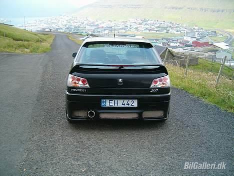 Peugeot 306 GTI Premium - første gang med spoiler kit mens den var sort billede 2