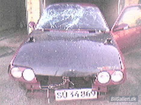 Opel Kadett E Skrottet - Alt imens det hele var sendt til maler bankede min kølerhjelm da lige op i forruden en dag jeg var ude at køre så : ( billede 7