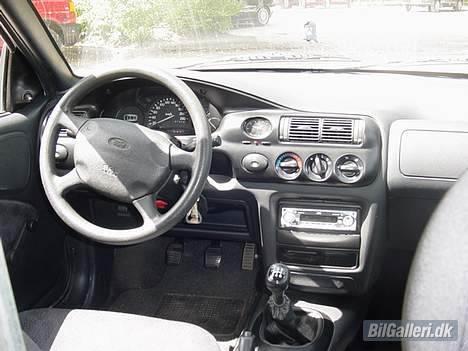 Ford Escort 1,6i 16V st. car - Sådan ser den ud inden i... billede 8