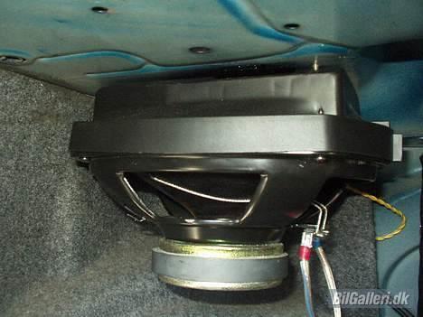 BMW 316i *DØD* - 6*9 monteret med adapter-rammer billede 12