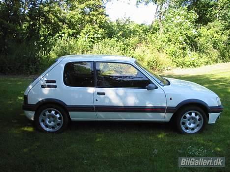 Peugeot 205 1,9 GTI DØD billede 3