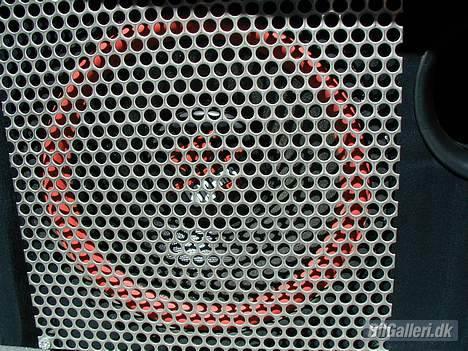 VW Passat GL 2,8 VR6 - 2 * 12" MTX  Ikke så kønt, men spiller monster godt billede 5