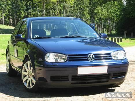 VW Golf IV 1,8 20V Highline - Nypoleret – se refleksionerne i lakken billede 1