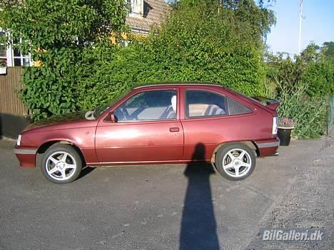 Opel Kadett E * DØD* - Så kom de nye fælge på =) billede 8