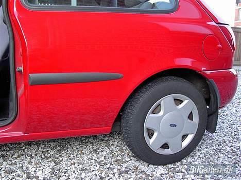 Ford Fiesta SOLGT billede 7