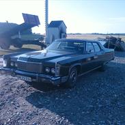 Lincoln continental town car