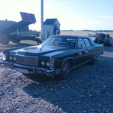 Lincoln continental town car