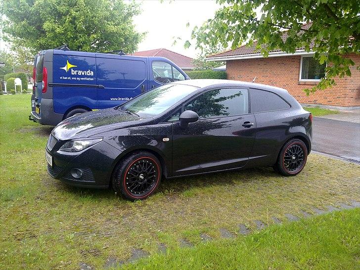 Seat Ibiza Sportscoupe SOLGT - Det nyeste billede fra i sommer, hvor emblemfri JE-design front og øjenskygger er monteret. billede 5