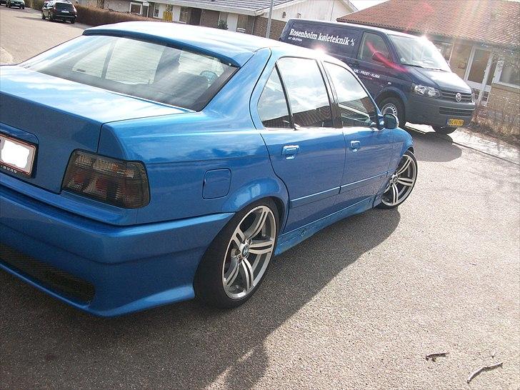 BMW 320i (323i) E36 SOLGT!!! billede 3