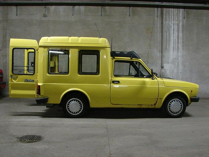 Fiat 127 b Fiorino stc. - Fiorino er måden Fiat staver til Berlingo på....... Bare mange år før, Citroen/PSA genopfandt den dybe tallerken. Men de var vel Reanult, der med R4 (postmand Per) opfandt modeltypen ;-) billede 1