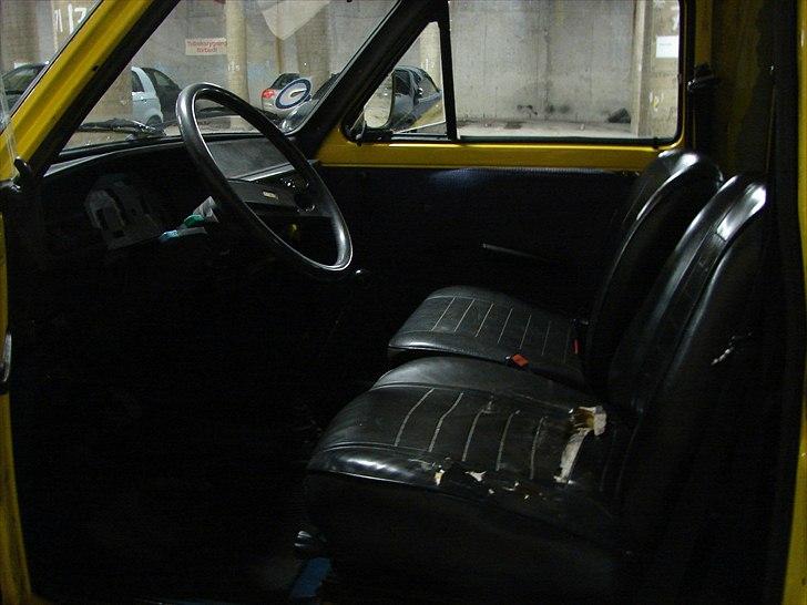 Fiat 127 b Fiorino stc. - Gori! Gori! Gori!..... Hvis det bare havde kunnet gøre det...... Der må vist mere drastiske midler i brug, for kabinen er træt. billede 7