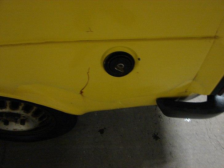 Fiat 127 b Fiorino stc. - Nøglen sidder fast, så den lader man jo bare sidde..... Meget elegant løsning! Men lidt oloe + tid, fik løst problemet, så man kunne få nøglen ud ;-) billede 11