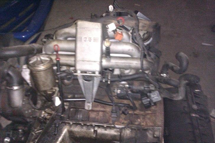 BMW e30 cab - min nye m30 motor 3,5 L skal monteres  når bilen kommer hjem fra autolakerer billede 7