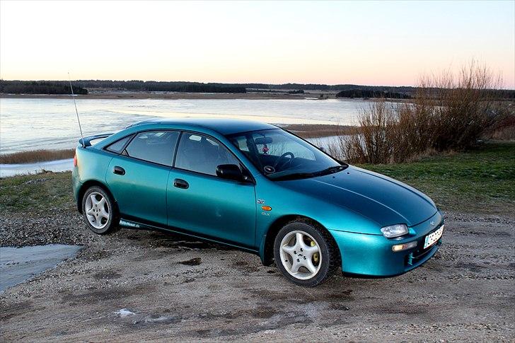 Mazda 323F Byttet billede 4
