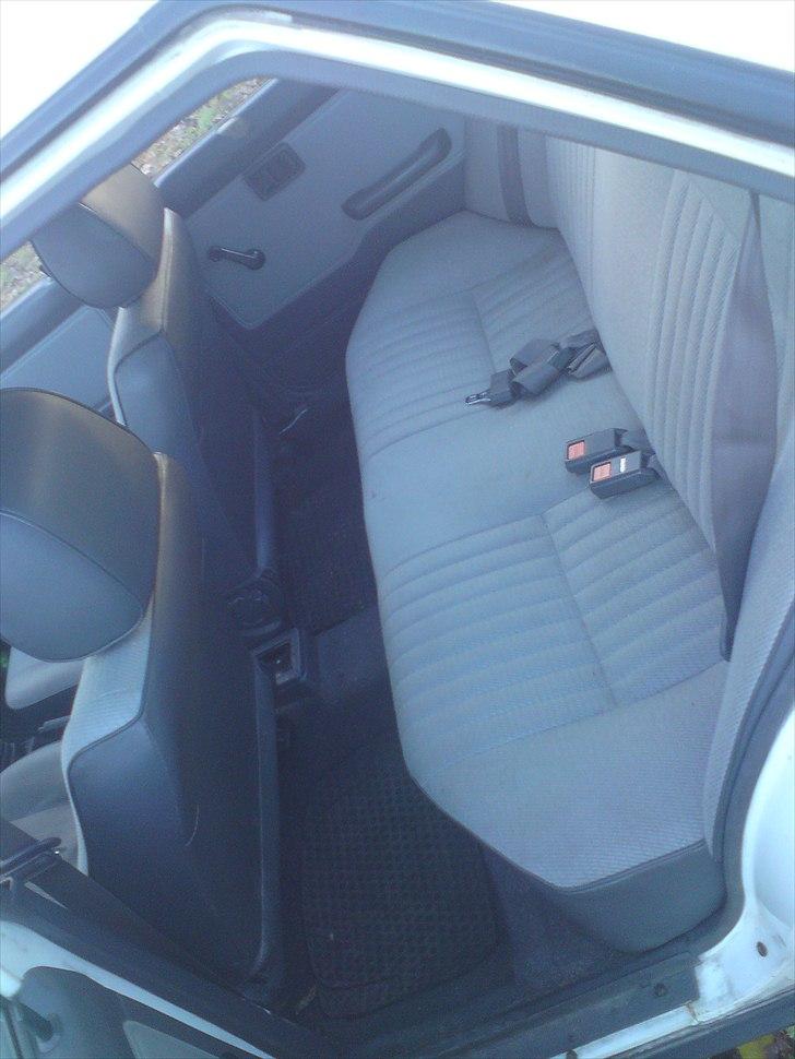 Nissan sunny 1.3lx sedan solgt billede 3