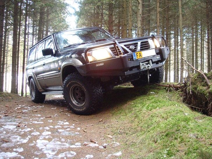 Nissan Patrol Y61 billede 1