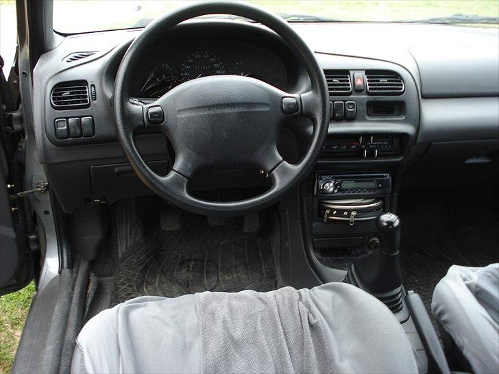 Mazda 323C BA SOLGT billede 5