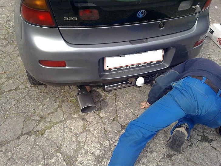 Mazda 323C BA SOLGT billede 9