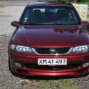 Opel Vectra 2.0 16v CDX