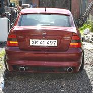 Opel Vectra 2.0 16v CDX