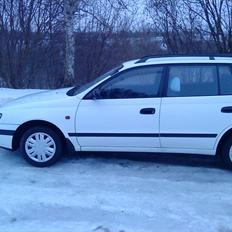 Toyota Carina E ( skrottet )