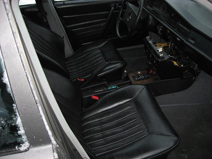 Mercedes Benz 190e 2,6 124w Solgt. billede 9