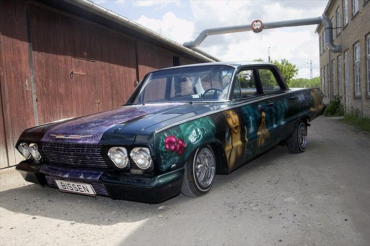 Chevrolet biscayne lowrider - sænket i front og hævet helt i røven... billede 2