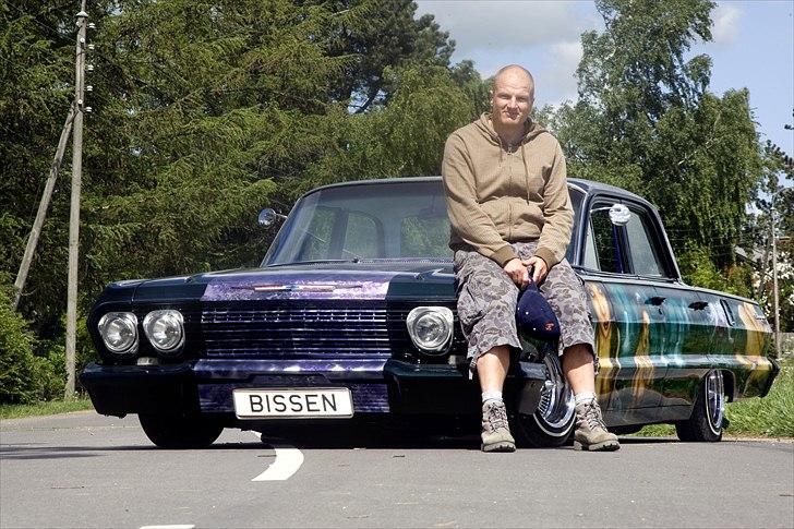 Chevrolet biscayne lowrider - bilen sænket helt ned på maven.. billede 3