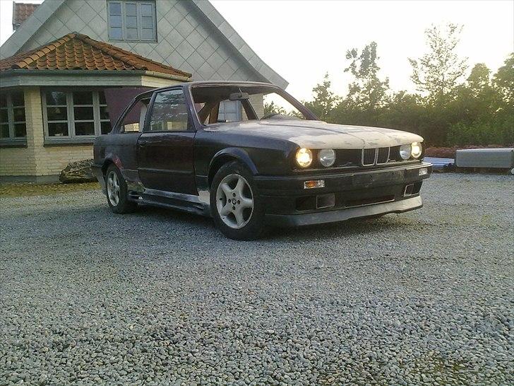 BMW E30 - solgt..  billede 2