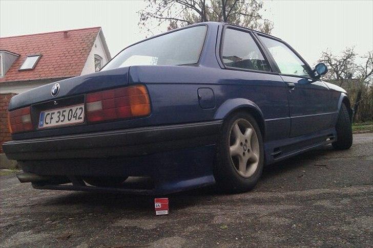 BMW E30 - solgt..  billede 4