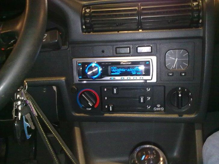 BMW E30 - solgt..  billede 7