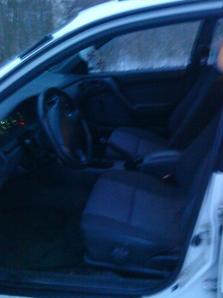 Toyota Carina E ( skrottet ) billede 6