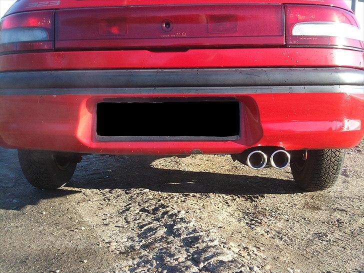 Mazda 323i !!!DØD!!! billede 4