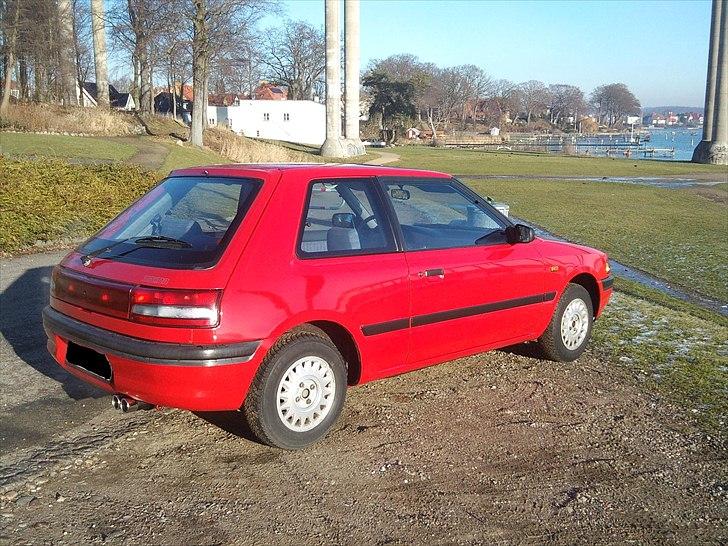 Mazda 323i !!!DØD!!! - Ny :) billede 6