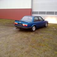 BMW e30 325i