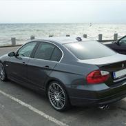 BMW E90 330i - solgt