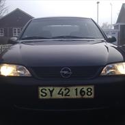 Opel vectra B 16v GL sedan