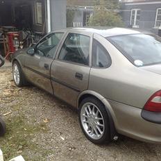 Opel Vectra 1.8i GL plus