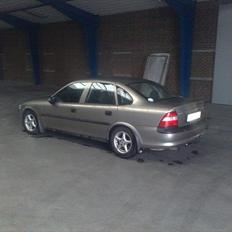 Opel Vectra 1.8i GL plus