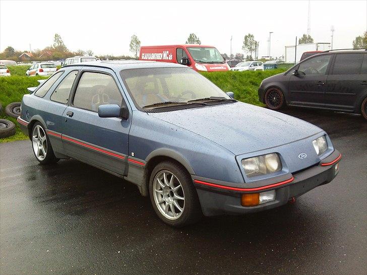 Ford Sierra Xr4i - Drift spec. - Ud og prøve den af til Bilmessen i Fredericias afslutningsdrift for 2010 inden den skal ind og skrues i for vinteren. billede 15