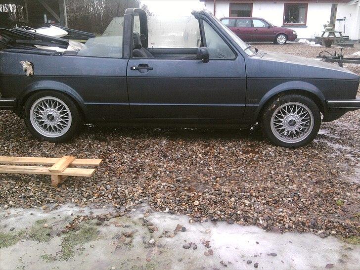 VW Golf 1 Cab Solgt billede 2