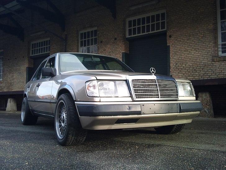 Mercedes Benz 230E w124 billede 5